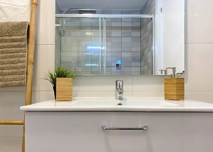 Moderno Centrico Con Piscina Апартаменты