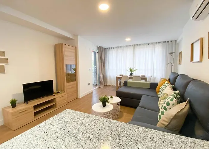 Moderno Centrico Con Piscina